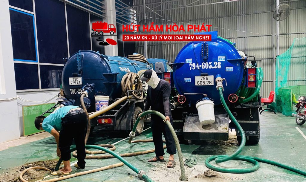 Máy hút hầm cầu Tại Hòa Phát Cam Ranh Cam Lâm